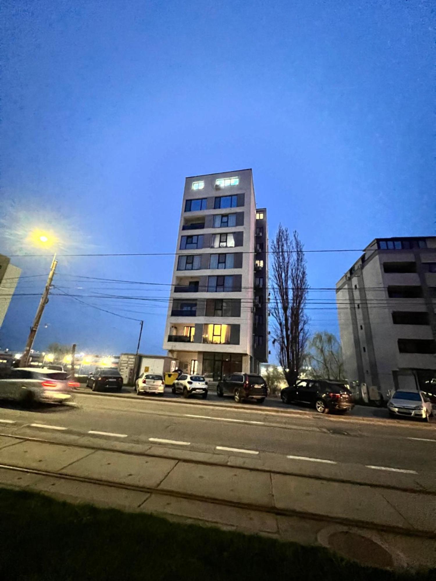 Delux Apartment Craiova Exterior photo